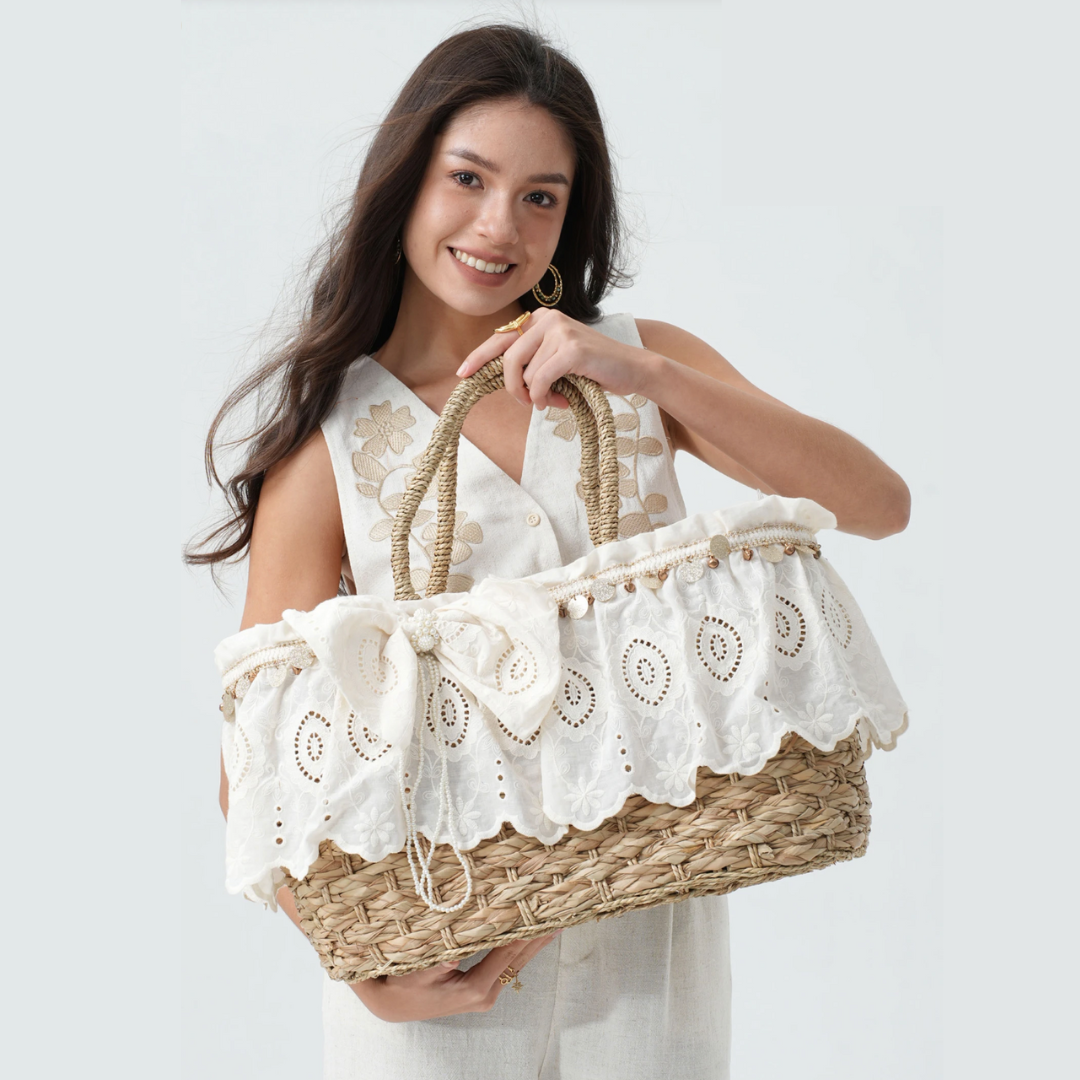 Panier cabas en paille a dentelles avec noeud papillon