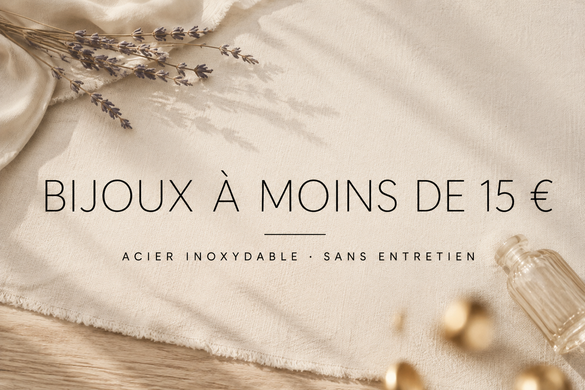 Bijoux en acier inoxydable à moins de 15 euros sur lin crème et bois clair
