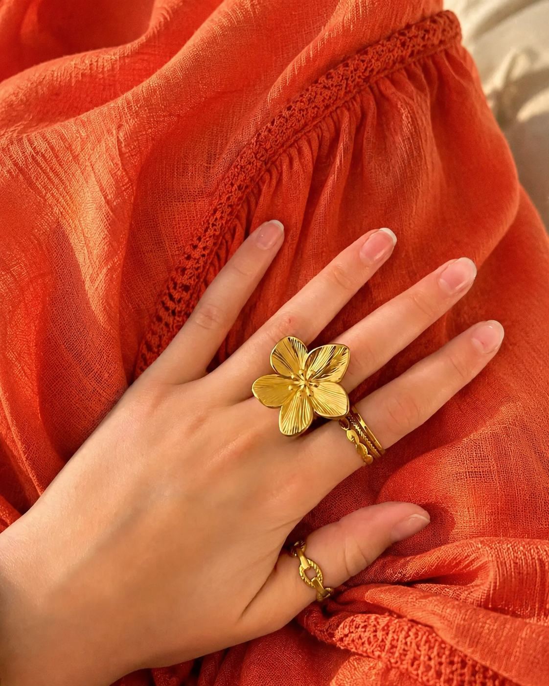 bague fleur dorée acier inoxydable