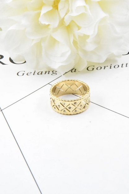 Bague large gravée en acier inoxydable doré