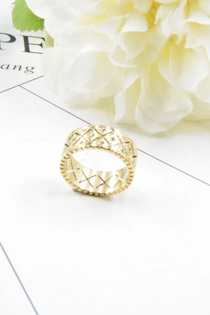 Bague large gravée en acier inoxydable doré