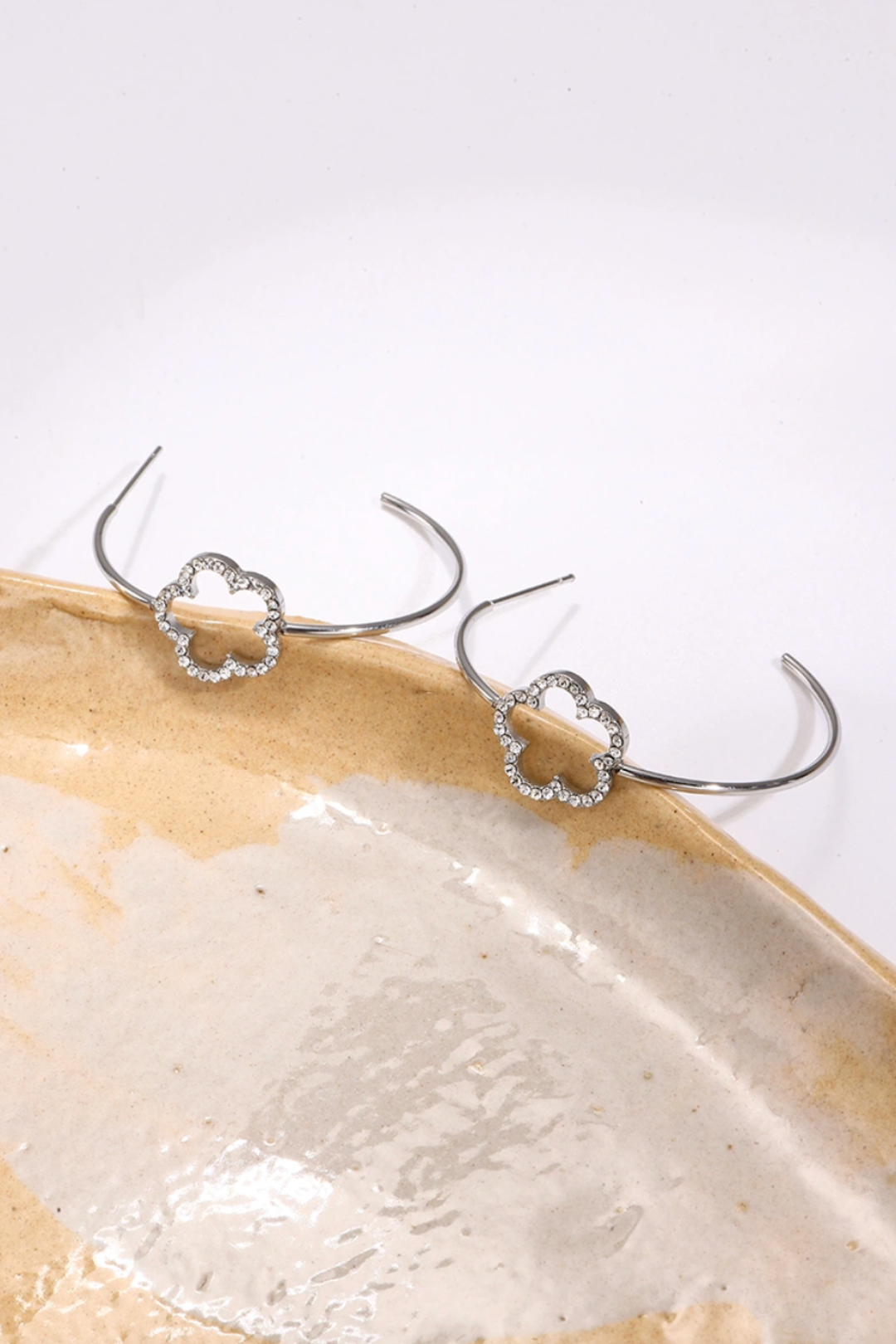 Créoles fleur trèfle en acier inoxydable