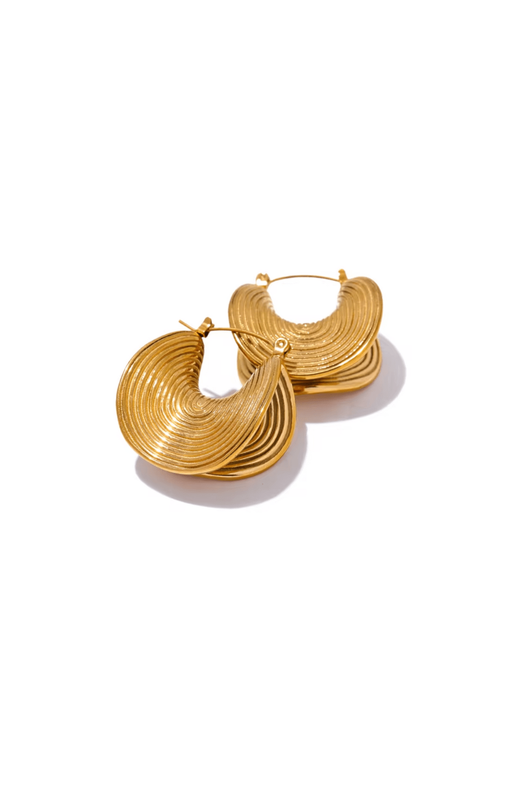 Boucles d'Oreilles Créoles Sculptées Dorées en Acier Inoxydable
