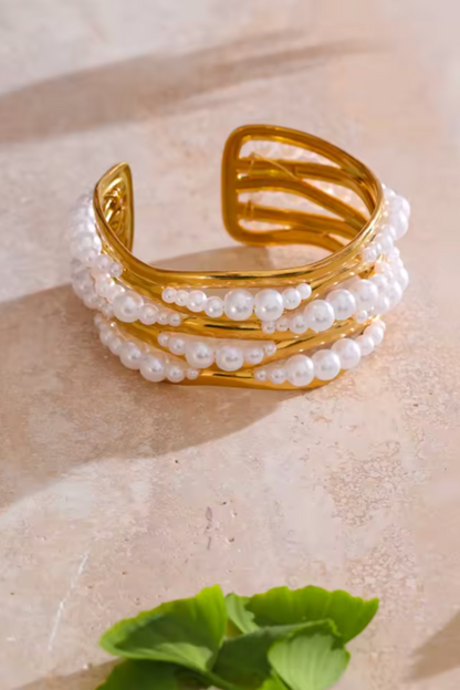 manchette large doré en acier inoxydable avec perles blanches