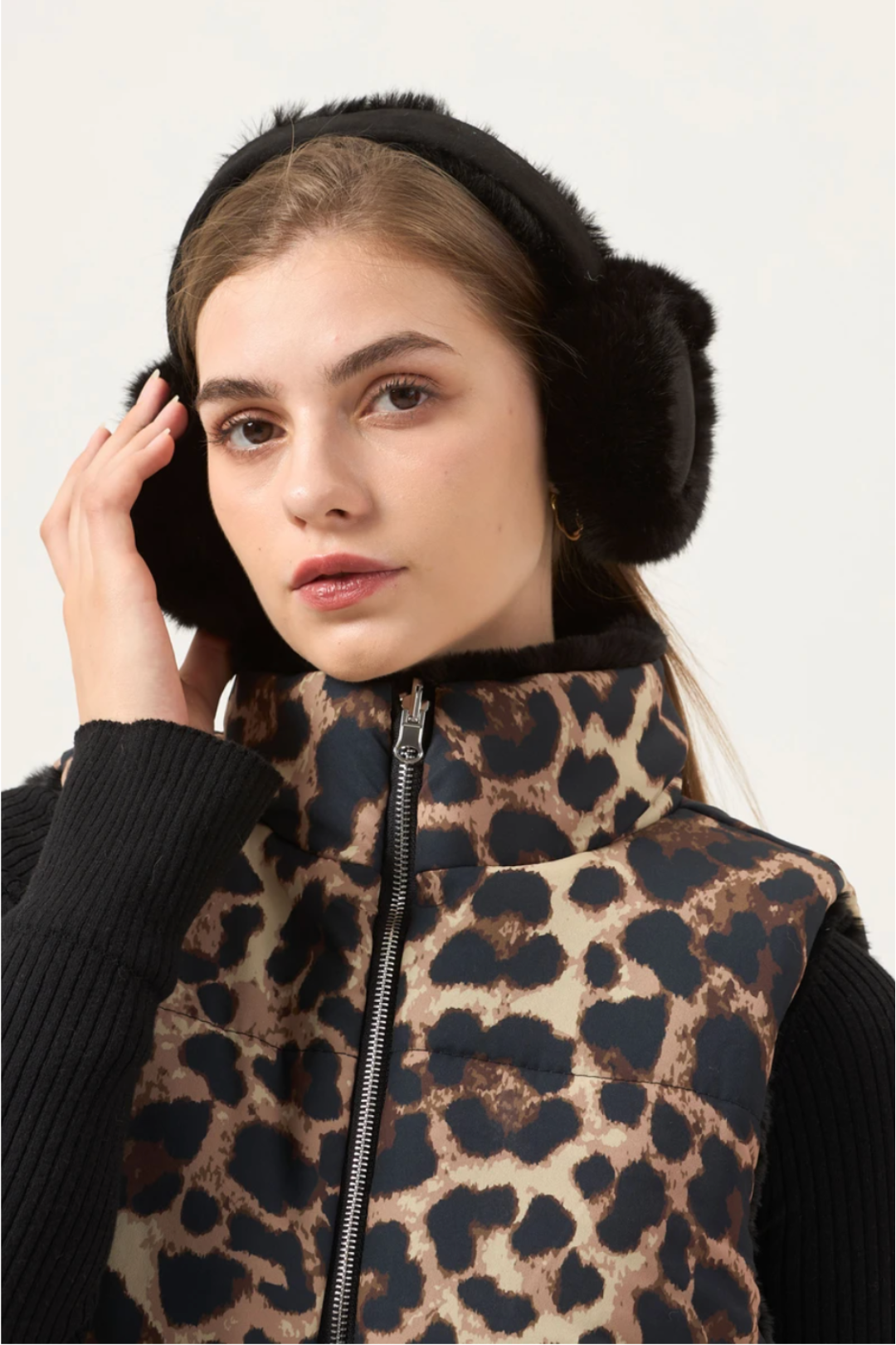 Cache-oreilles duveteux