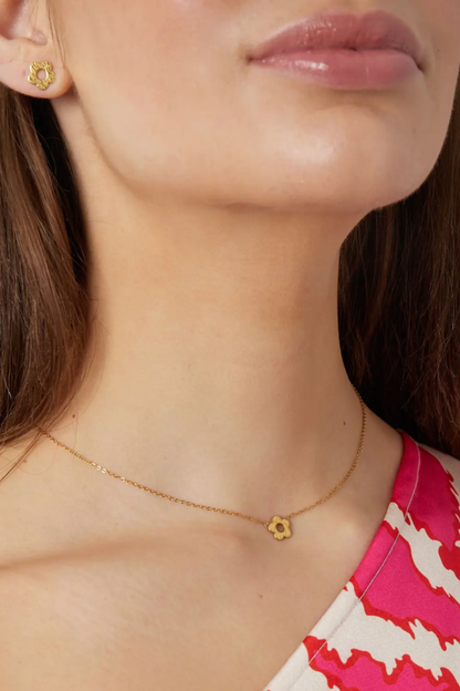 Collier Fleur Minimaliste Doré en Acier Inoxydable