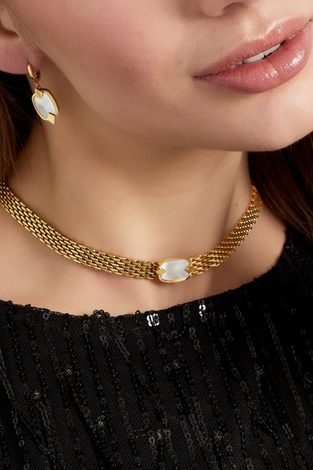 Collier Maille Multi-Rangs Doré Nacre – Acier Inoxydable