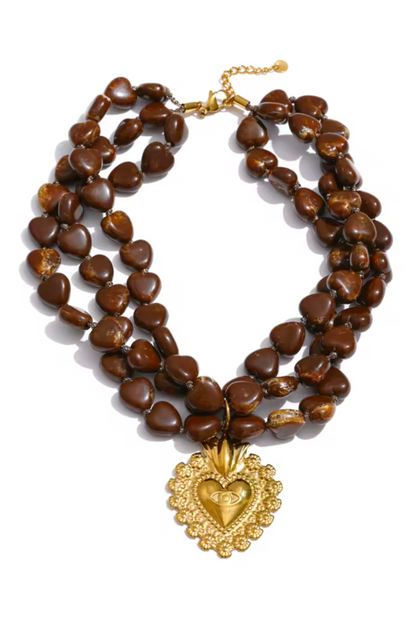 Collier cœur doré multi-rangs en perles acryliques