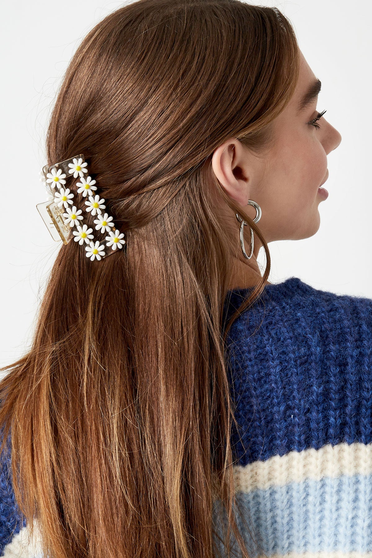 pince cheveux fleur blanche femme