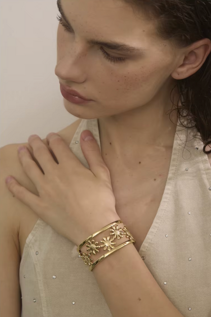 Manchette Large Fleur ajourée en Acier Inoxydable