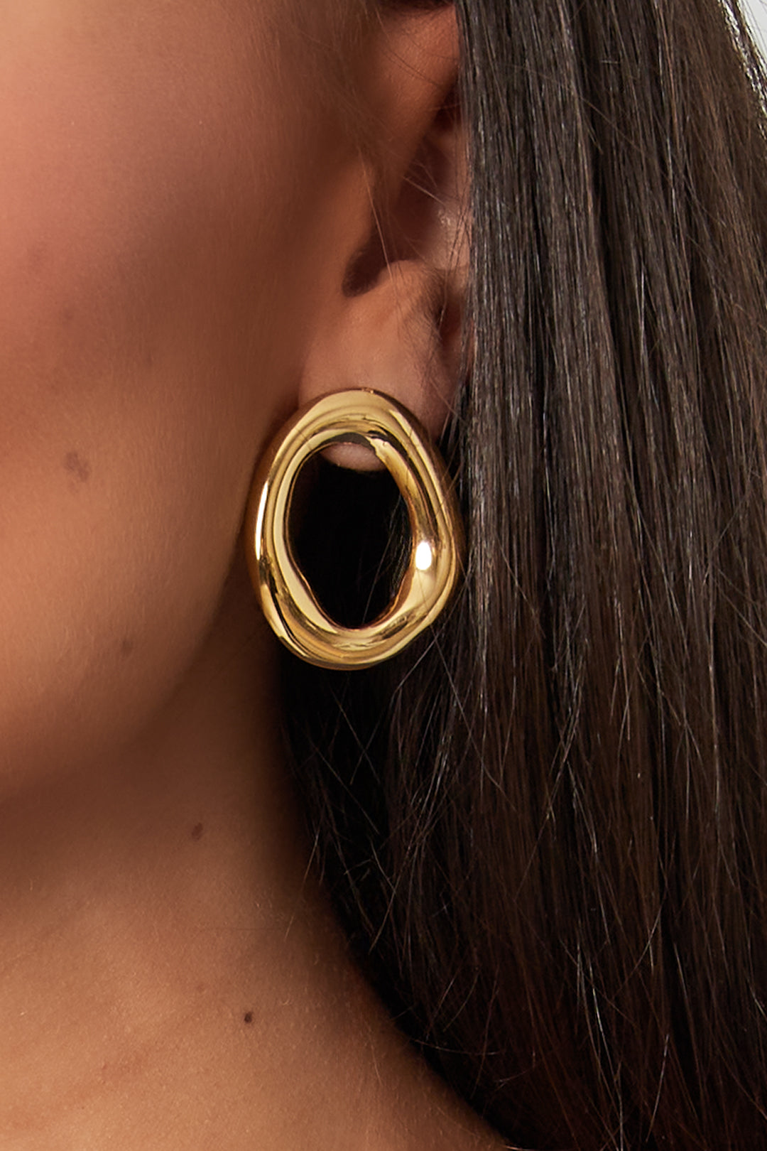 boucles d’oreilles ovales dorées