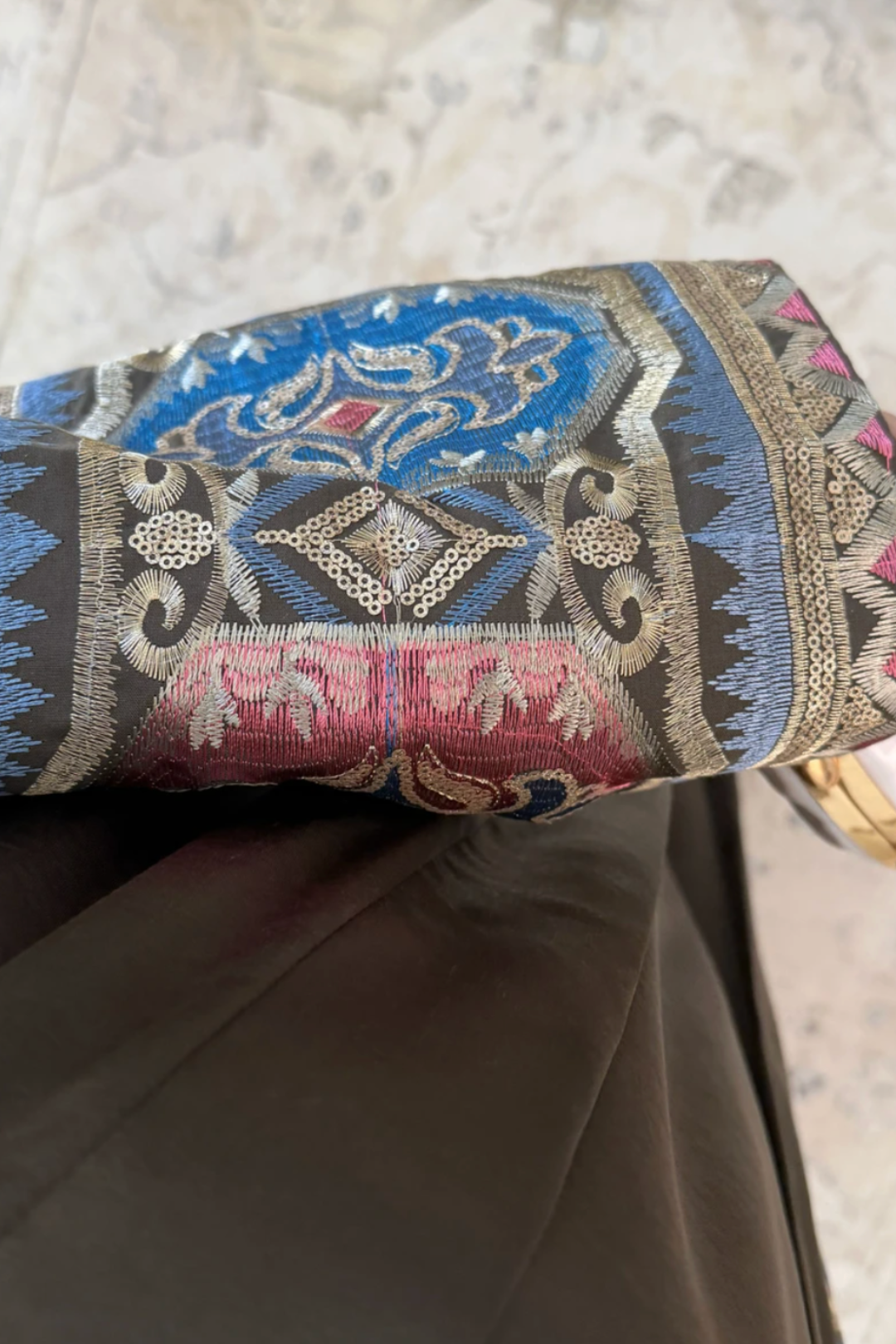 ensemble abaya et robe brodée