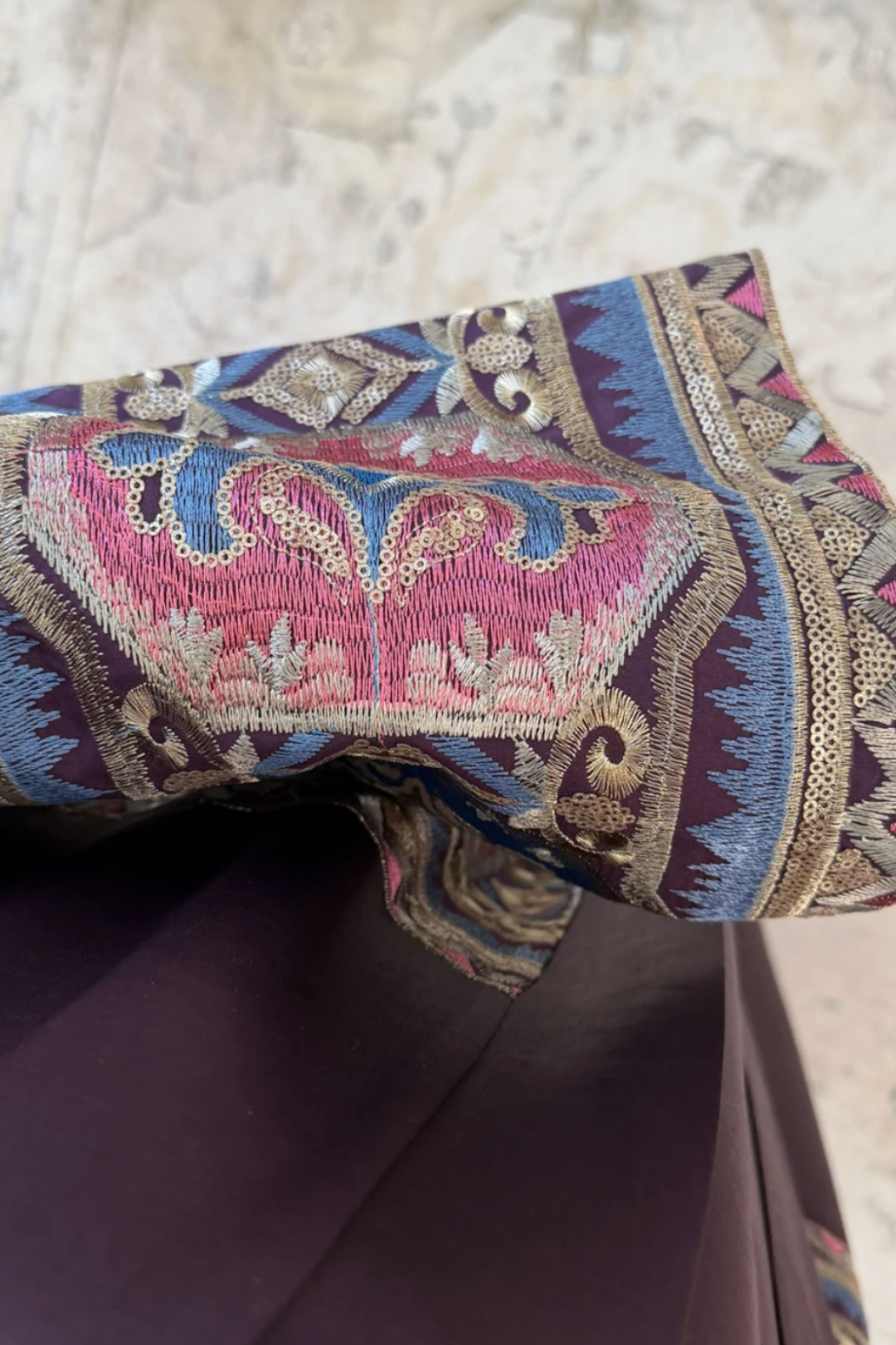 abaya brodée moderne