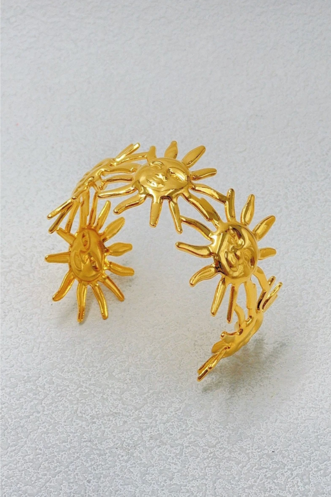 Bracelet jonc soleil en acier inoxydable doré pour femme